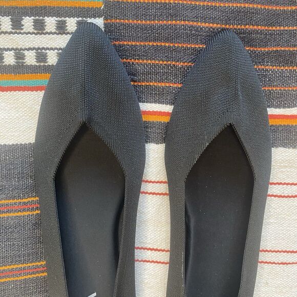 NWOT Mia Kerri Pointed Toe Flats. Witchy Shoes. Slip On’s. Black Fly. Size 9. - Picture 3 of 9